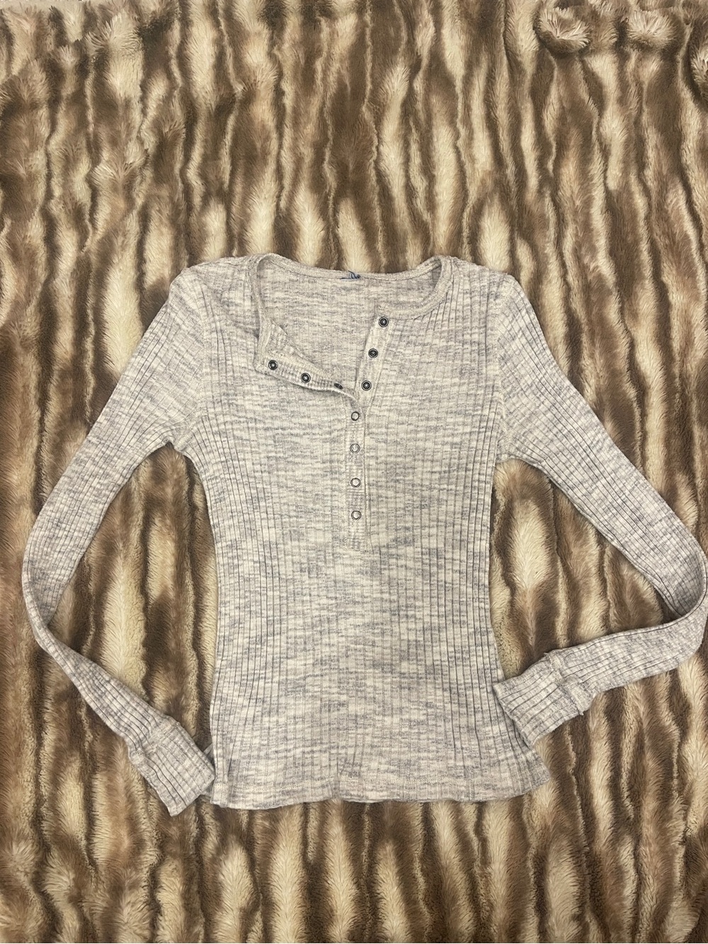 Old Navy Women's Heathered Oatmeal Gray Ribbed Henley Long Sleeve Top M